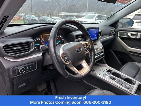 Used 2023 Ford Explorer XLT w/ Equipment Group 202A image 12