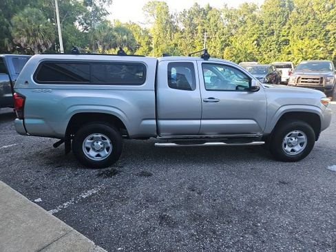 Used 2018 Toyota Tacoma SR w/ SR Convenience Package AWD/4WD image 7
