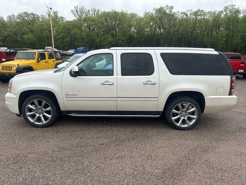 Used 2014 GMC Yukon XL Denali AWD/4WD image 5