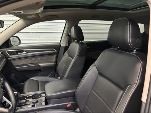 Used 2022 Volkswagen Atlas SEL R-Line AWD/4WD image 11