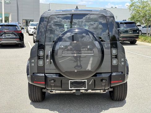 New 2026 Land Rover Defender 110 X-Dynamic SE AWD/4WD image 4