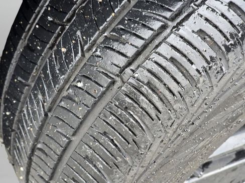 Used 2024 Nissan Versa SR w/ Trunk Package image 22