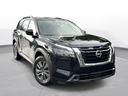 Used 2024 Nissan Pathfinder SV AWD/4WD image 4