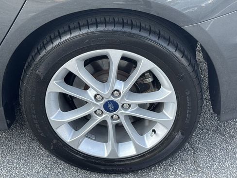 Used 2019 Ford Fusion SE image 19