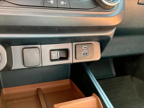 Used 2022 Ford Maverick Lariat FWD image 34