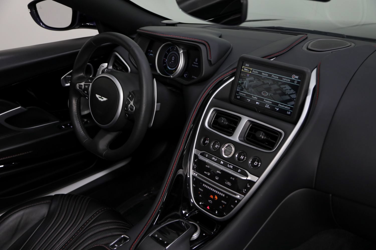Used 2019 Aston Martin DB11 Volante RWD image 30