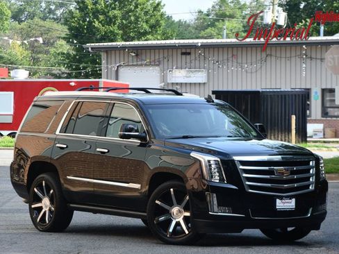 Used 2016 Cadillac Escalade Premium image 1