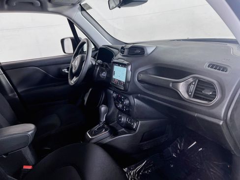 Used 2023 Jeep Renegade Latitude AWD/4WD image 27