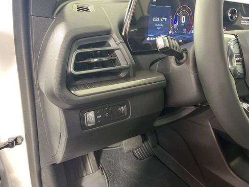 New 2026 Chevrolet Traverse LT w/ Enhanced Driving Package FWD image 24
