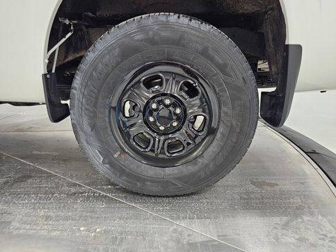 Used 2025 Nissan Frontier S AWD/4WD image 10
