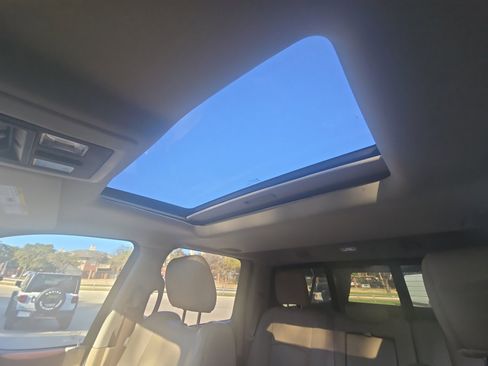 Used 2015 RAM 1500 Laramie w/ Convenience Group image 19