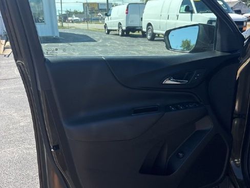 Used 2023 Chevrolet Equinox LT w/ Driver Convenience Package image 29