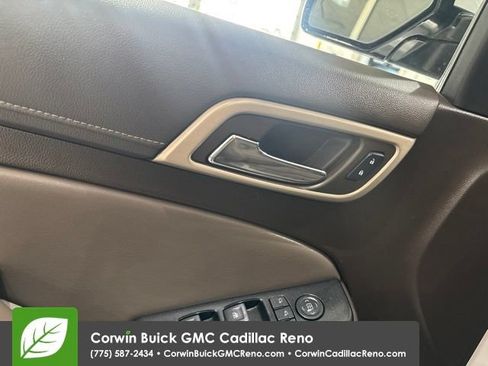 Used 2018 GMC Yukon XL Denali w/ Denali Ultimate Package AWD/4WD image 15