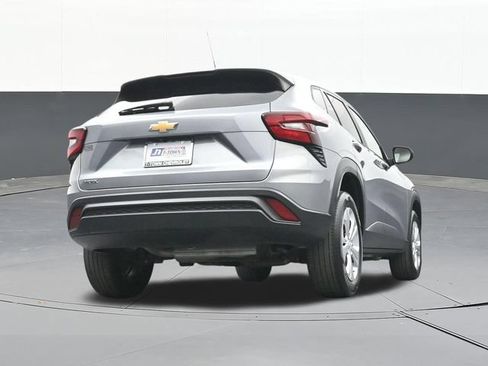Used 2024 Chevrolet Trax LS FWD image 45