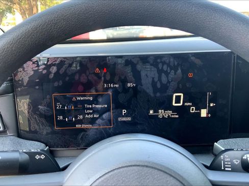Used 2025 Nissan Kicks SV w/ SV Premium Package FWD image 26