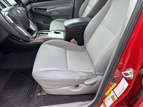 Used 2015 Toyota Tacoma 4x4 Double Cab w/ SR5 Package image 9