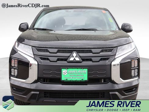 Used 2025 Mitsubishi Outlander Sport LE AWD/4WD image 27