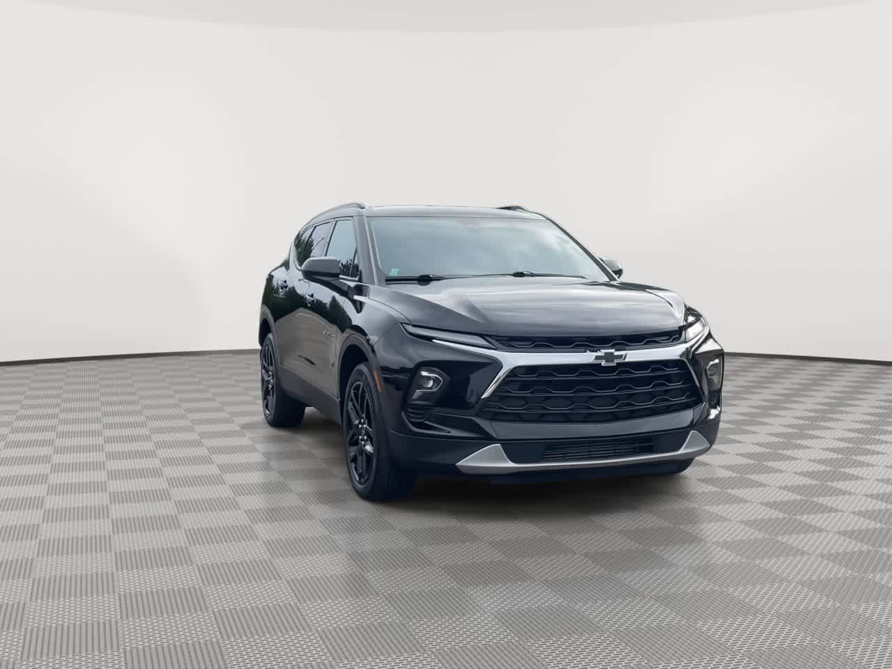 Used 2024 Chevrolet Blazer LT w/ Convenience Package AWD/4WD image 3
