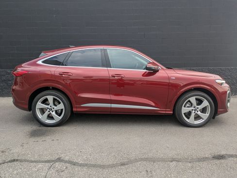 New 2025 Audi Q5 Prestige image 4