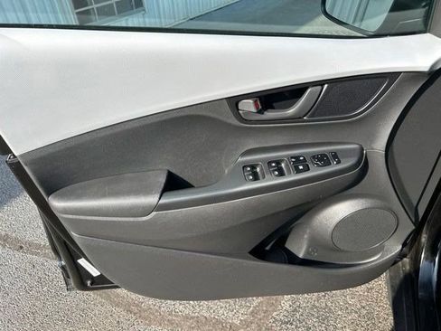 Used 2020 Hyundai Kona SE FWD image 11