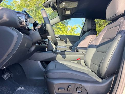 New 2026 Chevrolet Equinox LT w/ Convenience Package II FWD image 14