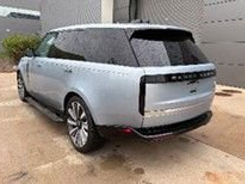 Used 2024 Land Rover Range Rover SV AWD/4WD image 5