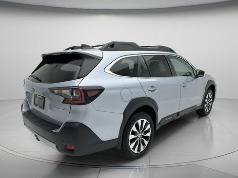 Used 2023 Subaru Outback Limited AWD/4WD image 5