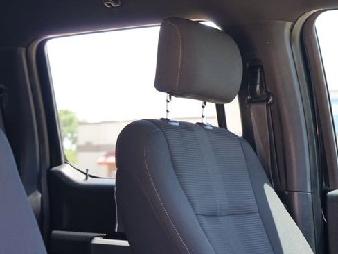 Used 2017 Ford F150 XLT w/ Equipment Group 302A Luxury AWD/4WD image 38
