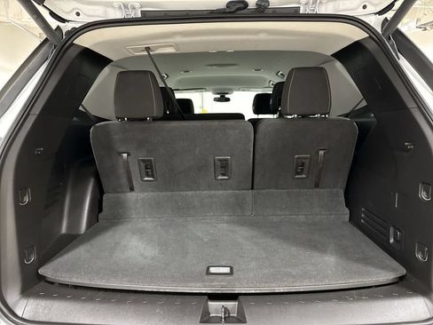 Used 2018 Chevrolet Traverse LT FWD image 23