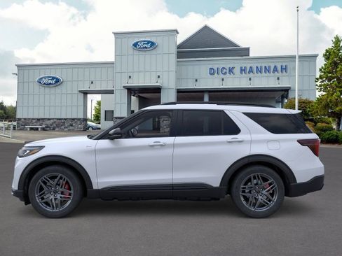 New 2026 Ford Explorer ST-Line w/ ST-Line Street Pack AWD/4WD image 4