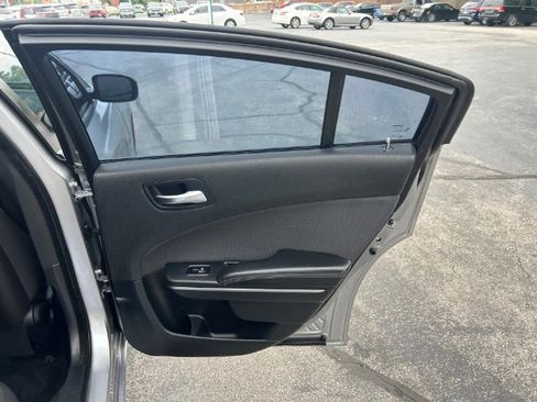 Used 2015 Dodge Charger SE w/ Popular Equipment Group RWD image 11
