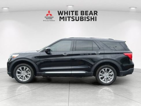 Used 2023 Ford Explorer Limited AWD/4WD image 3