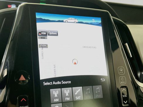 Used 2018 Toyota Prius Prime Premium FWD image 13