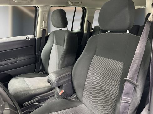 Used 2014 Jeep Patriot Sport w/ Power Value Group FWD image 7