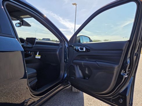 New 2026 Jeep Compass Latitude image 18