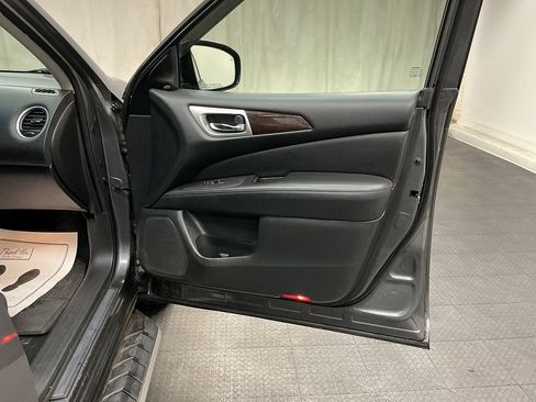 Used 2015 Nissan Pathfinder Platinum w/ Family Entertainment Package FWD image 35