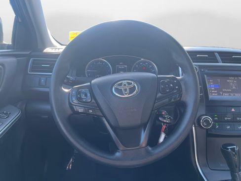 Used 2017 Toyota Camry LE FWD image 10