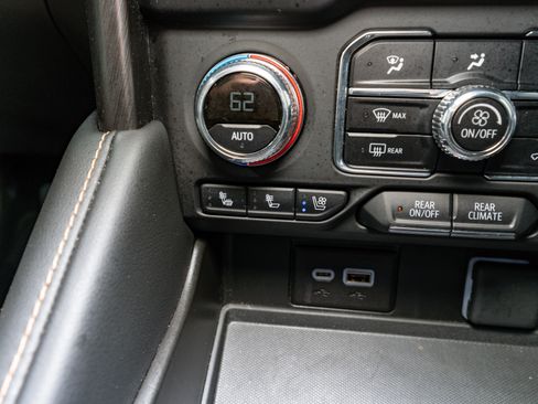 Used 2024 GMC Yukon XL AT4 image 23