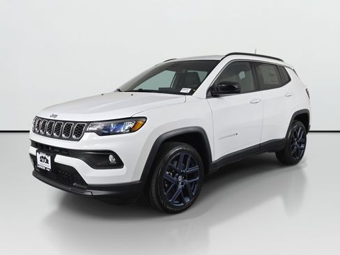 New 2026 Jeep Compass Latitude AWD/4WD image 10