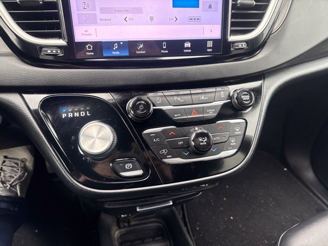 Used 2025 Chrysler Pacifica Select FWD image 20