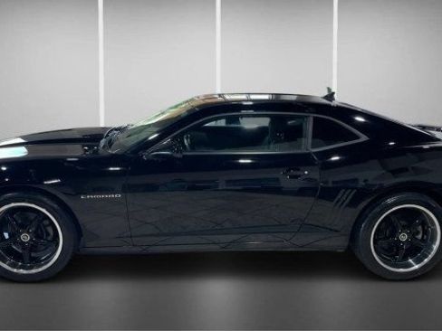 Used 2013 Chevrolet Camaro LS RWD image 12