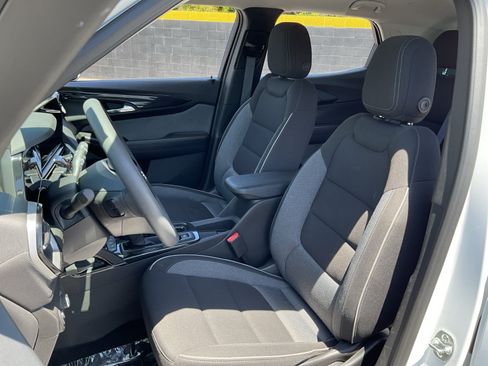 Used 2025 Chevrolet TrailBlazer LT AWD/4WD image 18