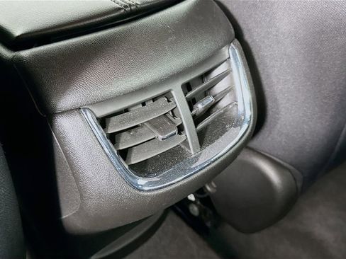 Used 2024 Chevrolet Malibu LT image 32