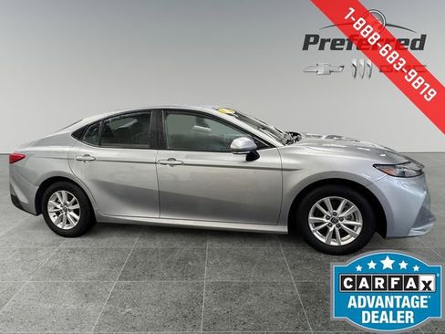 Used 2025 Toyota Camry LE image 8