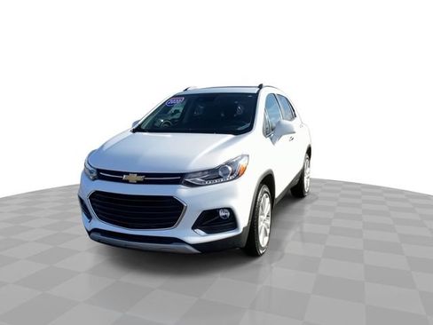 Used 2020 Chevrolet Trax Premier w/ LPO, Cargo Package image 6