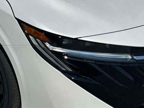 New 2027 Nissan Sentra SR w/ SR Premium Package FWD image 9