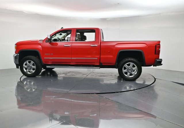 Used 2019 GMC Sierra 2500 SLT w/ Duramax Plus Package AWD/4WD image 7
