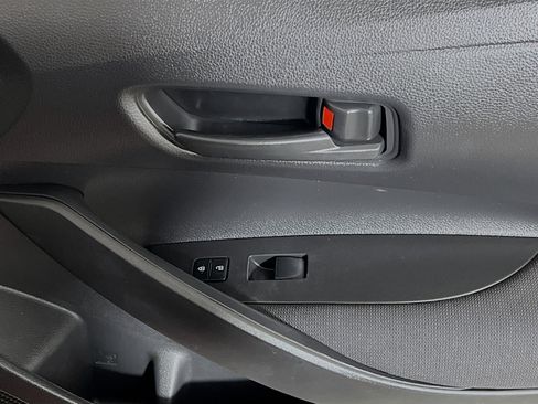 Used 2022 Toyota Corolla LE image 32