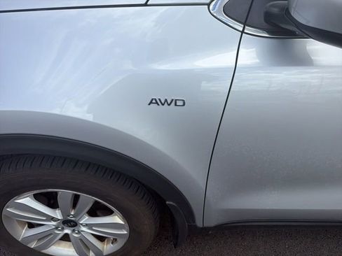 Used 2019 Kia Sportage LX image 5