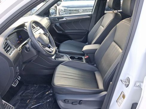 Used 2022 Volkswagen Tiguan SE R-Line FWD image 14